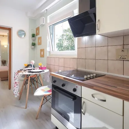 Apartment Ada *